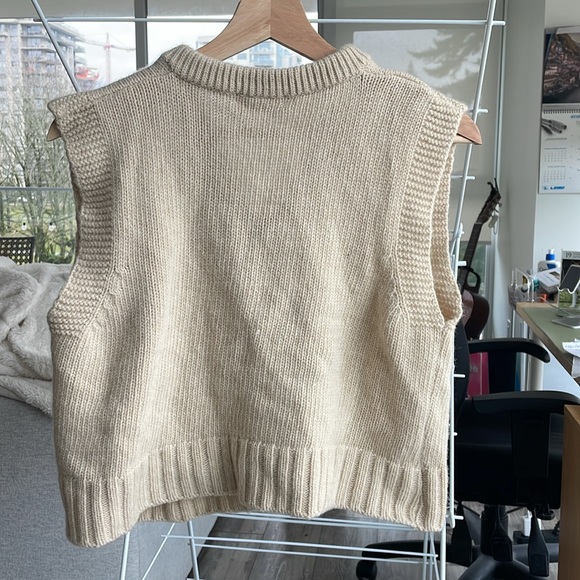 Oak and Fort Sweater Vest - Picture 4 of 4